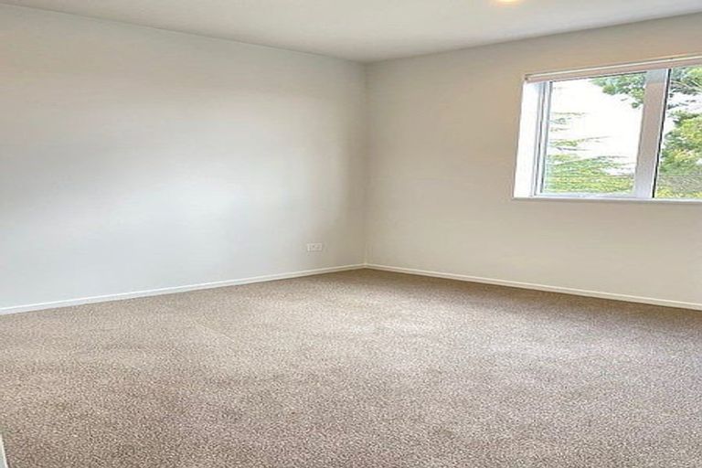 Photo of property in 9/20 James Laurie Street, Henderson, Auckland, 0612