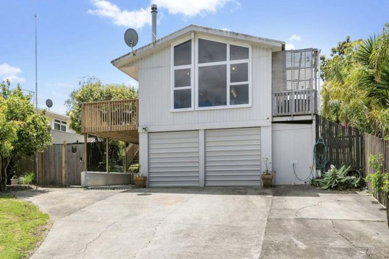 Photo of property in 58 Brian Crescent, Stanmore Bay, Whangaparaoa, 0932