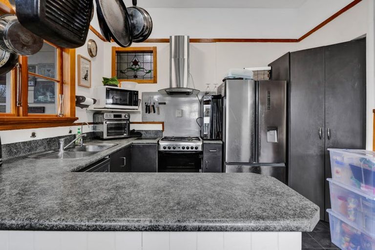 Photo of property in 231 Glover Road, Hawera, 4610