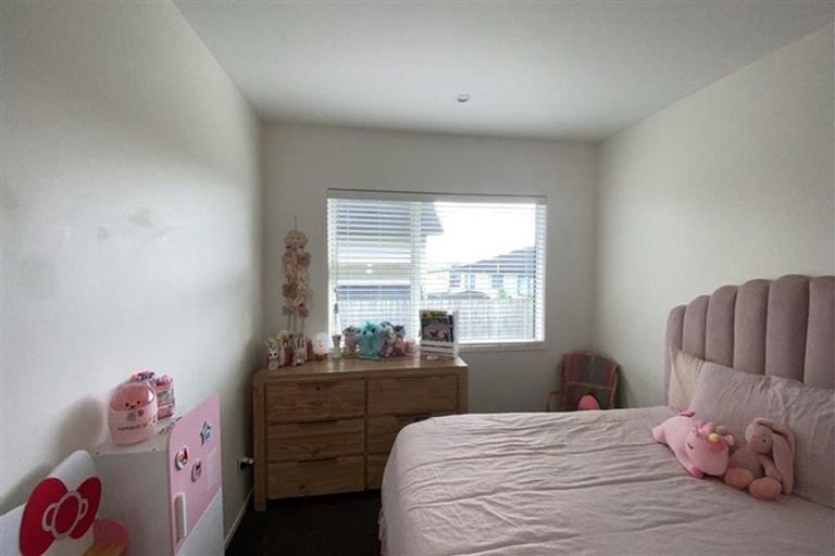 Photo of property in 7 Kingfisher Road, Silverdale, 0932