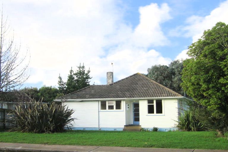 Photo of property in 37 Middlemore Crescent, Papatoetoe, Auckland, 2025