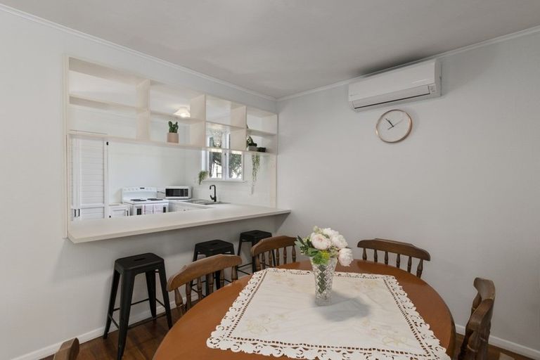 Photo of property in 24 Alexander Road, Raumati Beach, Paraparaumu, 5032