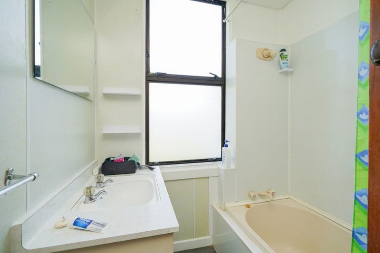 Photo of property in 99 Morton Street, Strathern, Invercargill, 9812