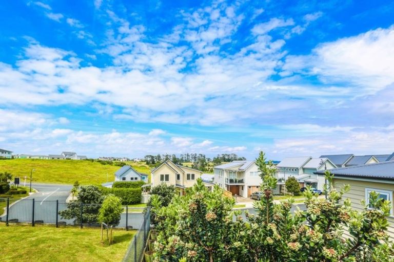 Photo of property in 3 Barcliff Terrace, Gulf Harbour, Whangaparaoa, 0930