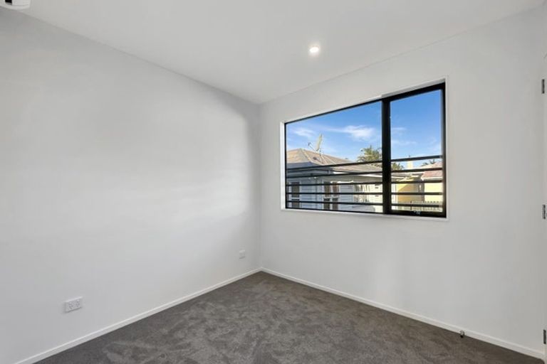 Photo of property in 8/27 Glenorchy Street, Glen Eden, Auckland, 0602