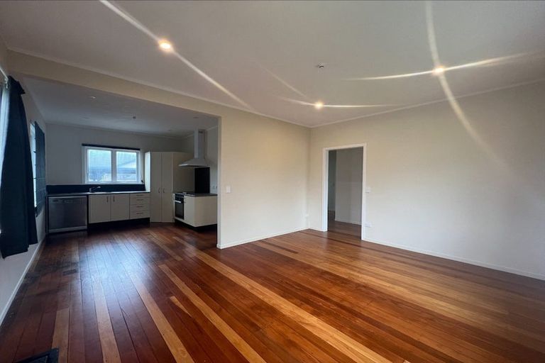 Photo of property in 75 Queen Street West, Levin, 5510