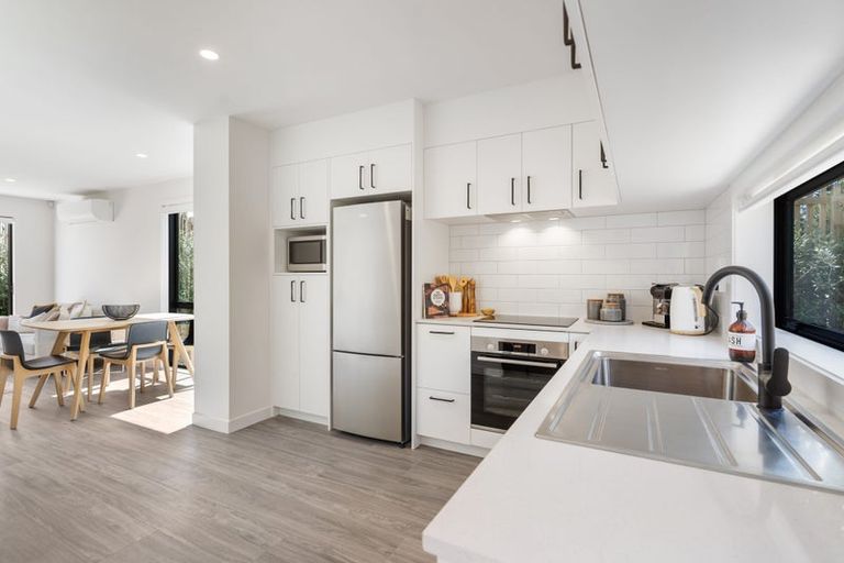 Photo of property in 2a Ellen Avenue, Hillcrest, Auckland, 0627