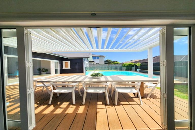 Photo of property in 6 Sophia Place, Karaka, Papakura, 2113