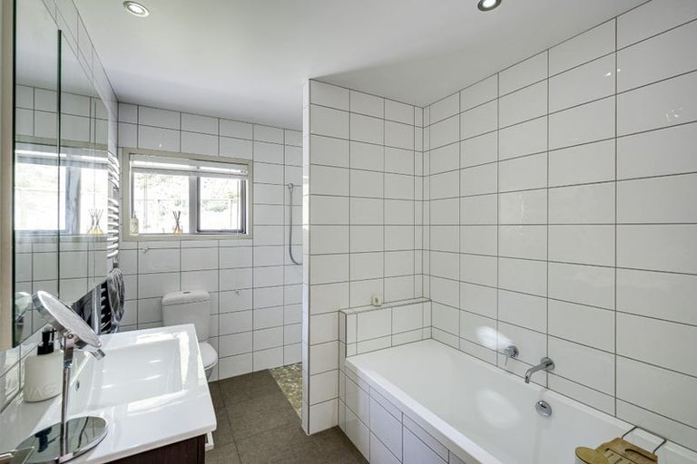 Photo of property in 41 Raratu Road, Kahuranaki, Havelock North, 4295