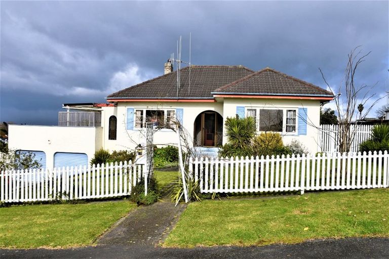 Photo of property in 15 Ridout Street, Maeroa, Hamilton, 3200