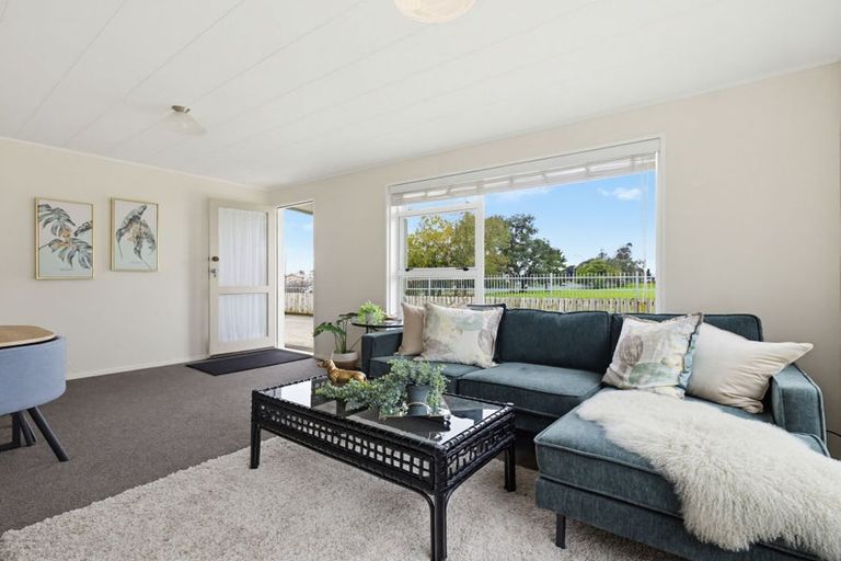 Photo of property in 140b Queen Street, Waiuku, 2123