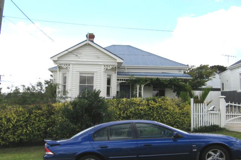 Photo of property in 19 Rugby Road, Birkenhead, Auckland, 0626