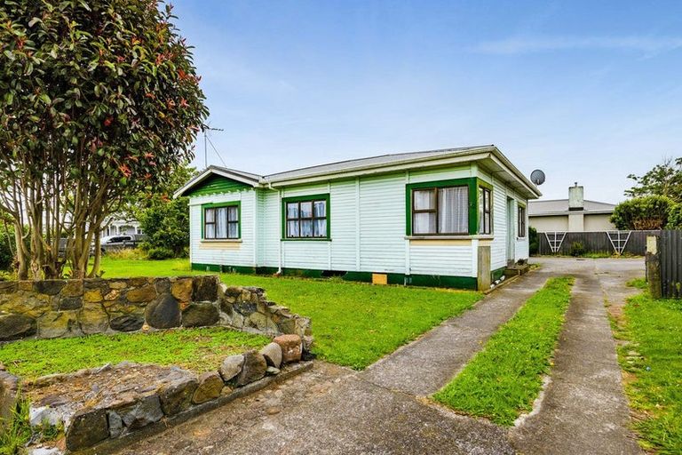 Photo of property in 73 Camberwell Road, Hawera, 4610
