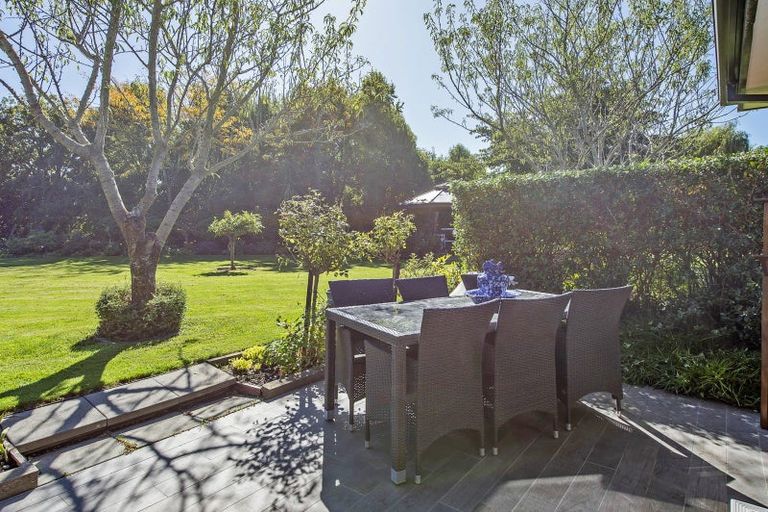 Photo of property in 17 Bridge Street, Southbridge, 7602