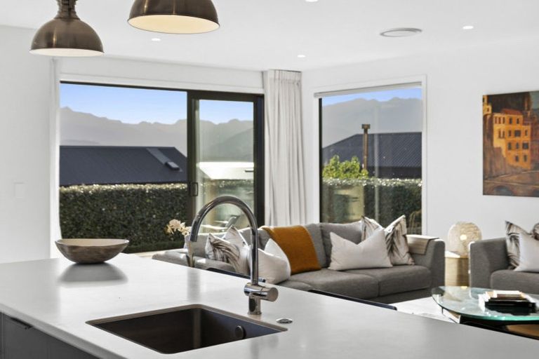 Photo of property in 9 Landsborough Lane, Wanaka, 9305