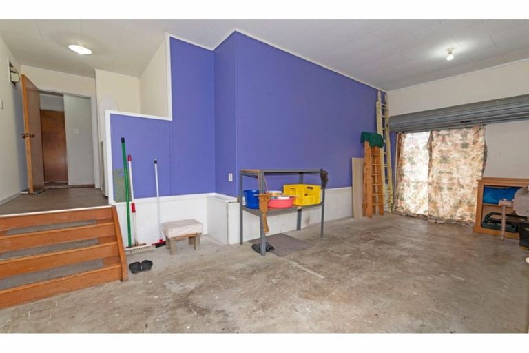 Photo of property in 2/1 Silverstone Place, Henderson, Auckland, 0612