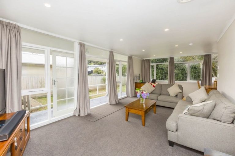 Photo of property in 67 Stokes Valley Road, Stokes Valley, Lower Hutt, 5019