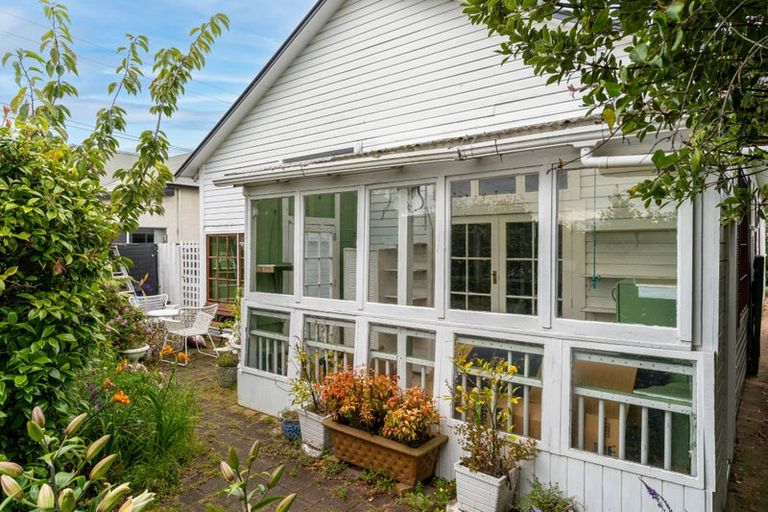 Photo of property in 21 East Avenue, Saint Kilda, Dunedin, 9012