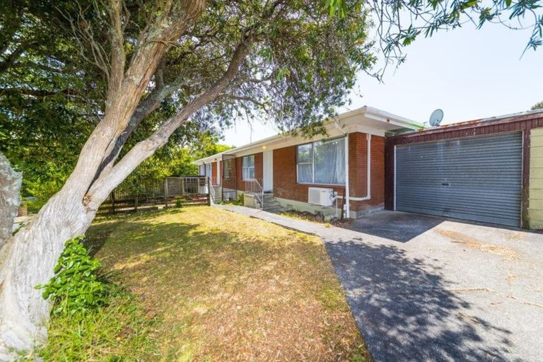 Photo of property in 2/1 Leigh Terrace, Bayview, Auckland, 0629
