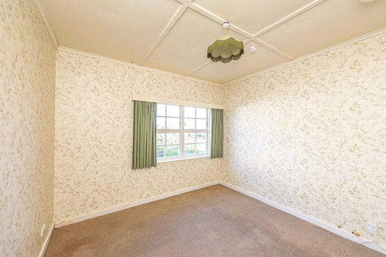 Photo of property in 98 Cornfoot Street, Castlecliff, Whanganui, 4501