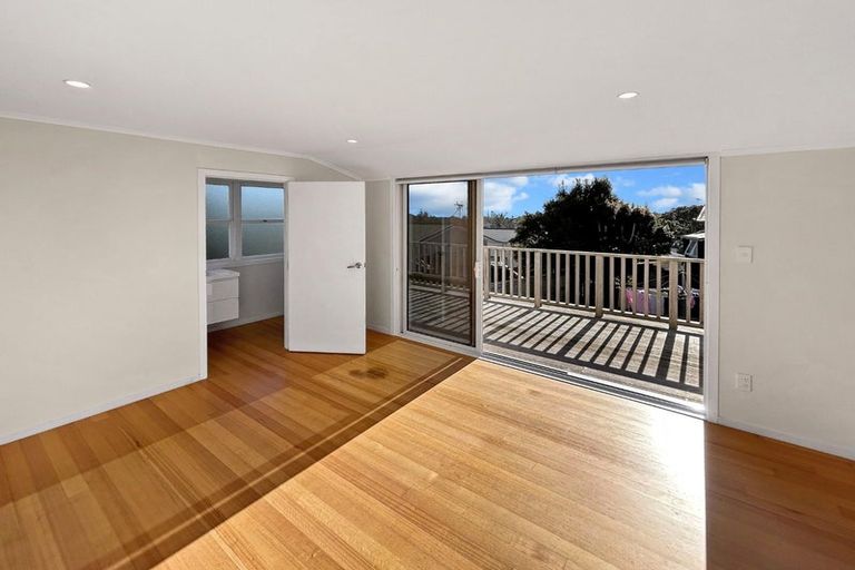 Photo of property in 832 Whangaparaoa Road, Manly, Whangaparaoa, 0930