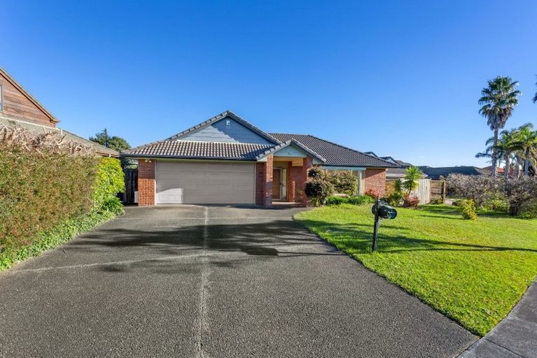 Photo of property in 8 Trossach Place, Wattle Downs, Auckland, 2103