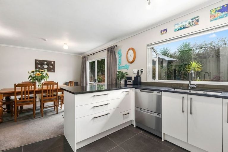 Photo of property in 4 Trinity Place, Albany, Auckland, 0632