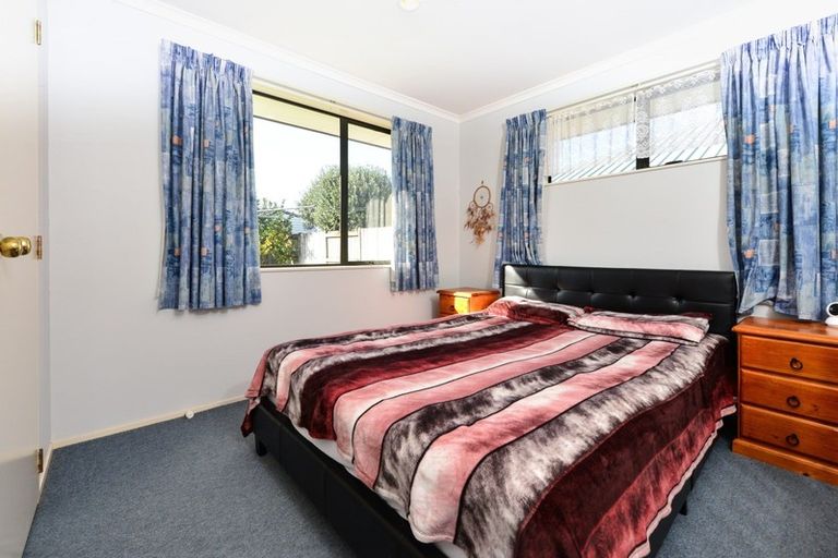 Photo of property in 10 Antrim Place, Nawton, Hamilton, 3200