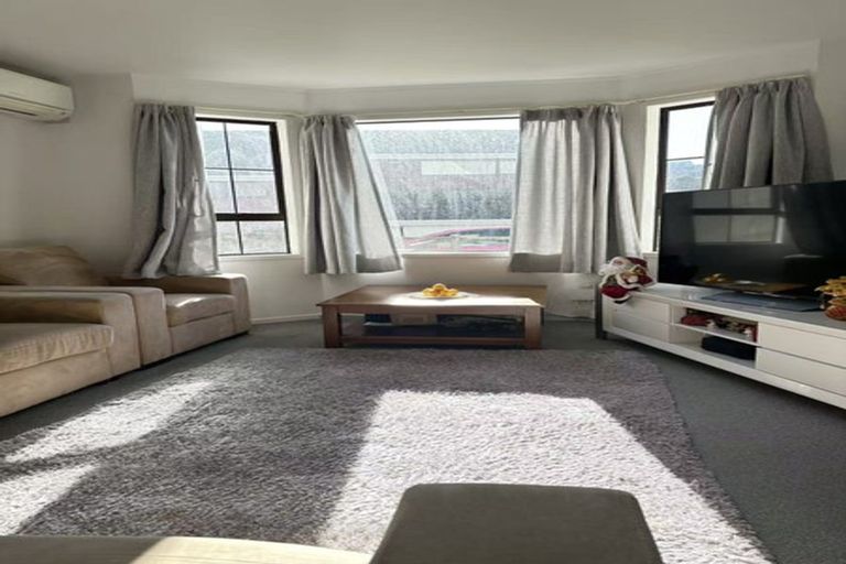 Photo of property in 8b Duggan Place, Johnsonville, Wellington, 6037