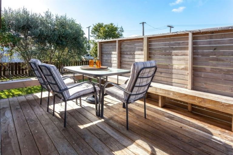 Photo of property in 215 Hauturu Street, Whangamata, 3620