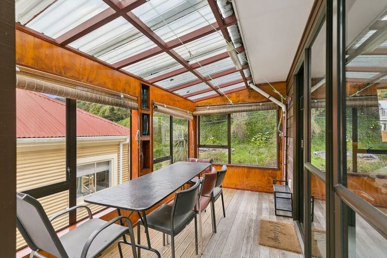 Photo of property in 112 Holloway Road, Aro Valley, Wellington, 6021