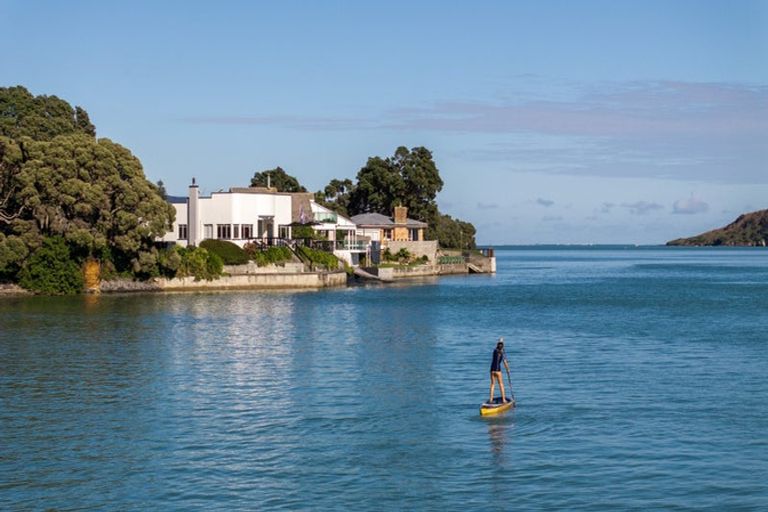 Photo of property in Wallis Street, Raglan, 3225