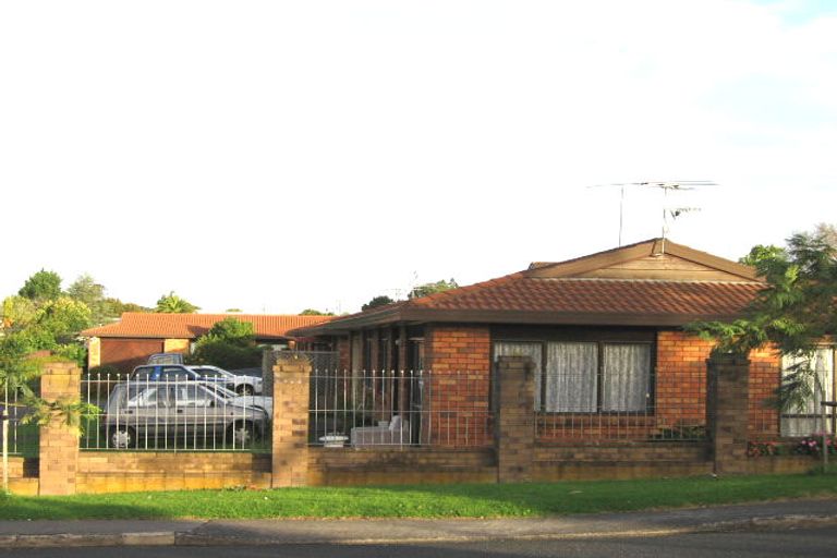 Photo of property in 15c Roberts Road, Te Atatu South, Auckland, 0610