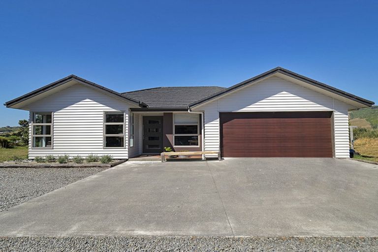 Photo of property in 37 Gladys Scott Place, Tawa, Wellington, 5028