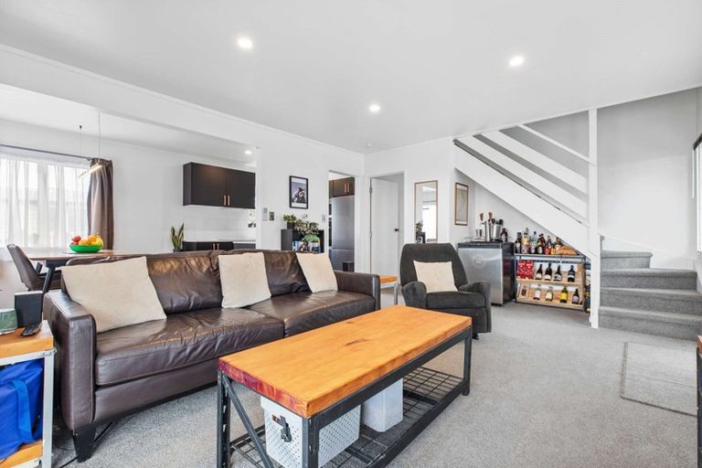 Photo of property in 1/13 Greenstone Place, Clover Park, Auckland, 2019