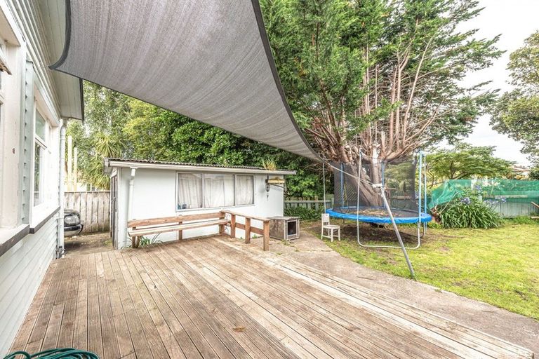 Photo of property in 17 Hutchison Crescent, Durie Hill, Whanganui, 4500