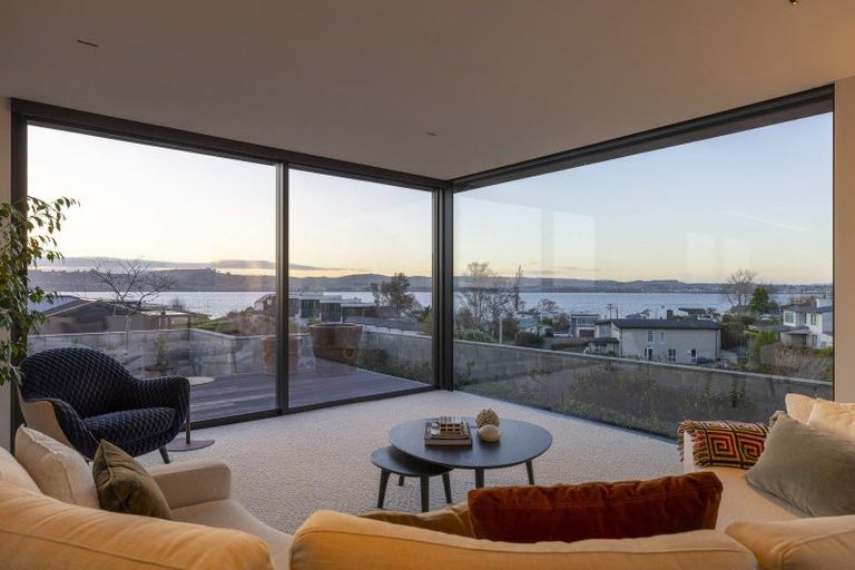 Photo of property in 35 Pukenamu Road, Rainbow Point, Taupo, 3330
