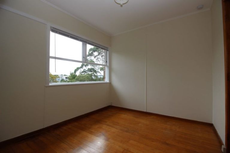 Photo of property in 122 Flanshaw Road, Te Atatu South, Auckland, 0610