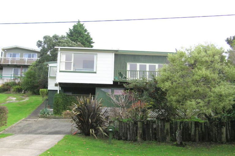 Photo of property in 18 Maori Hut Road, Red Beach, 0932