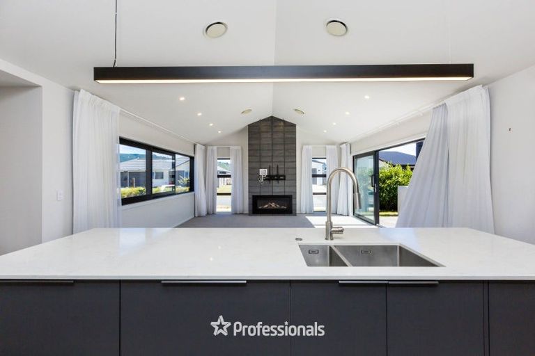 Photo of property in 20 Salisbury Crescent, Wallaceville, Upper Hutt, 5018