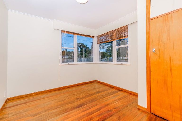 Photo of property in 22 Cron Avenue, Te Atatu South, Auckland, 0610