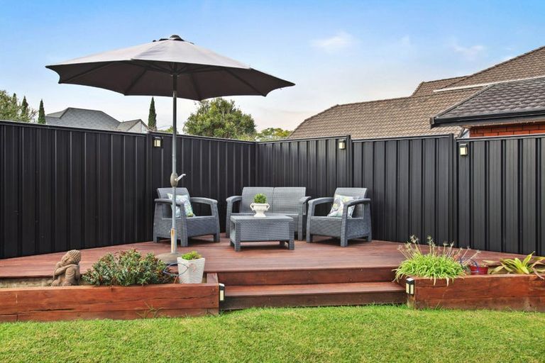 Photo of property in 18 Deanna Drive, West Harbour, Auckland, 0618