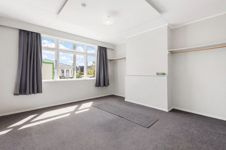 Photo of property in 35 Colombo Street, Newtown, Wellington, 6021