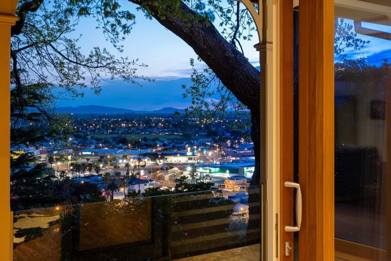 Photo of property in 26 Cameron Road, Bluff Hill, Napier, 4110