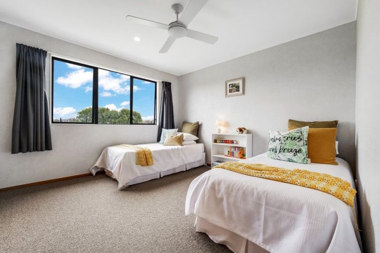 Photo of property in 30 Clifton Road, Whitford, Howick, 2571