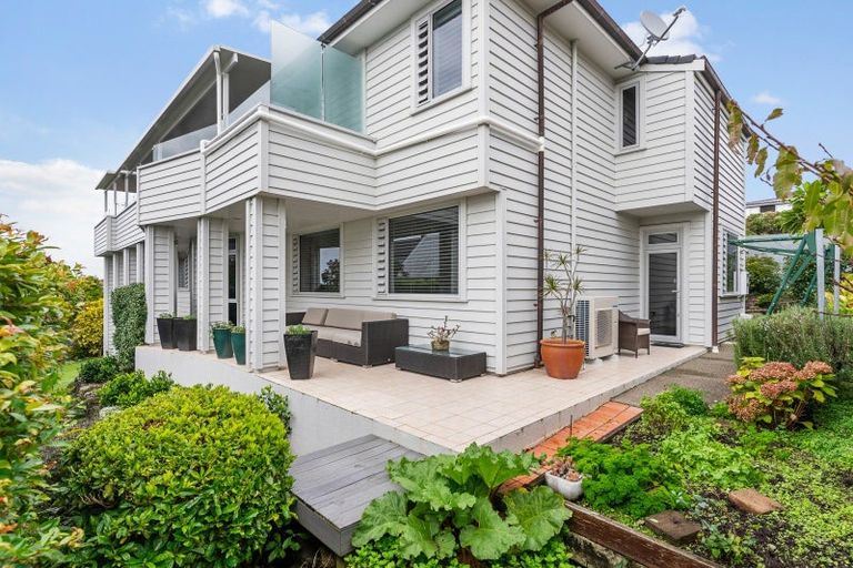 Photo of property in 1/3 Katui Street, Castor Bay, Auckland, 0620