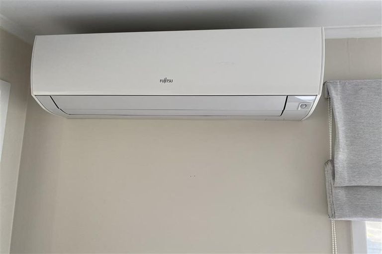 Photo of property in 1/13 Richards Avenue, Forrest Hill, Auckland, 0620