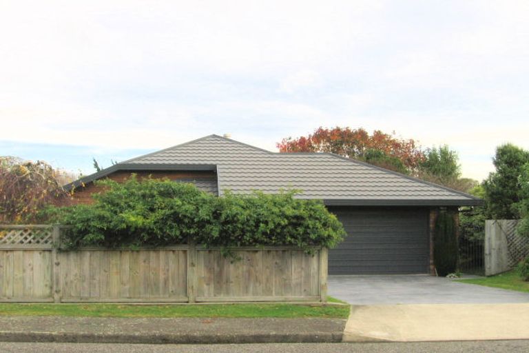 Photo of property in 4 Rawene Street, Waikanae, 5036