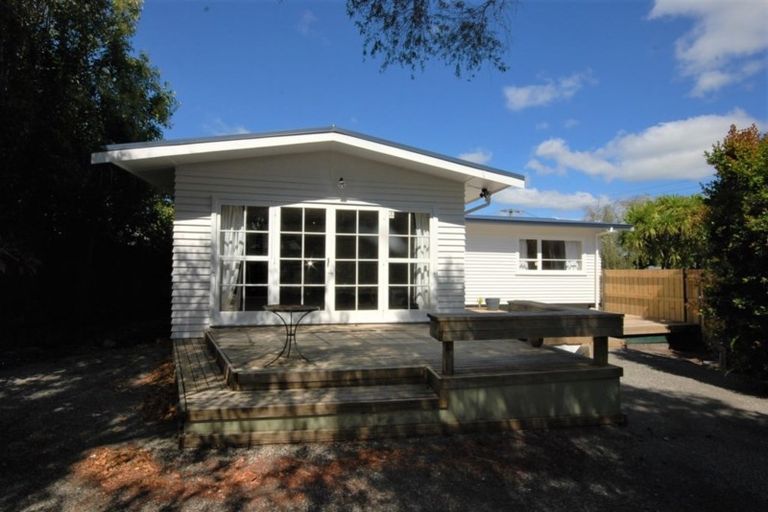 Photo of property in 1 Renata Crescent, Te Atatu Peninsula, Auckland, 0610