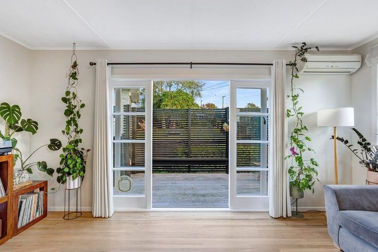 Photo of property in 1/73 Verbena Road, Birkdale, Auckland, 0626